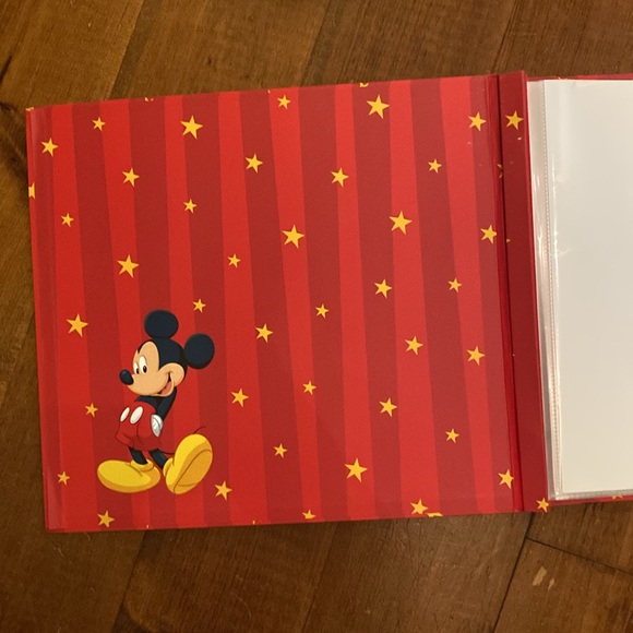 Walt Disney Mickey Mouse 12 x 12 scrapbook - Picture 2 of 4